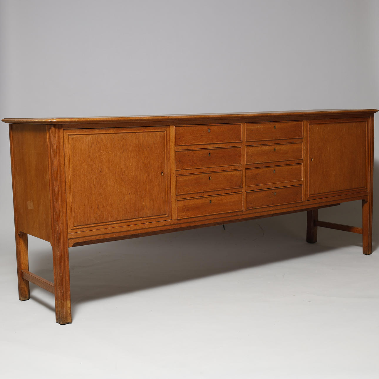 Skænk, egetræ, Dansk Snedkermester, 1930/40'erne, Danmark.