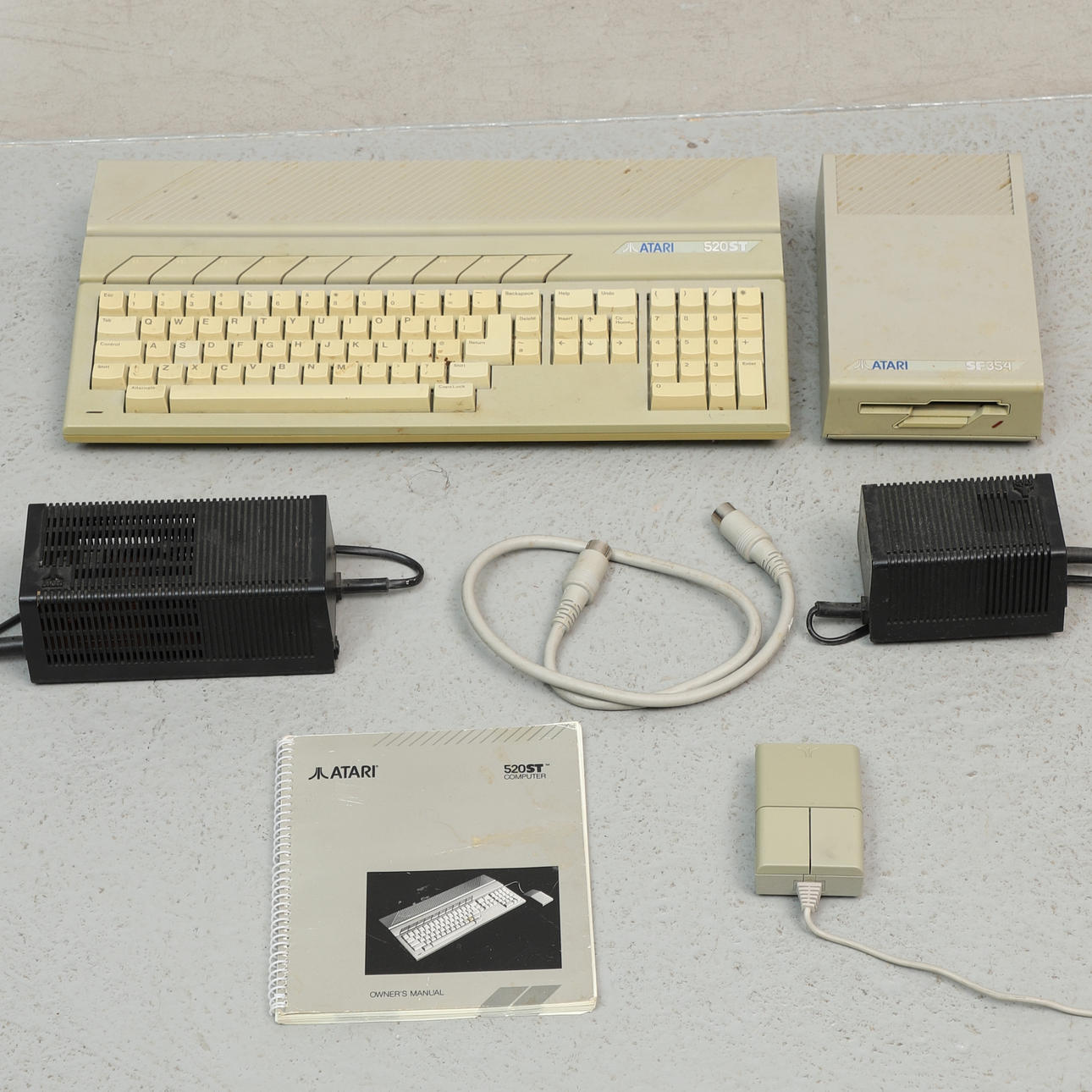 COMPUTER & FLOPPY DISK DRIVE, Atari Corporation, USA, mid 1980s.