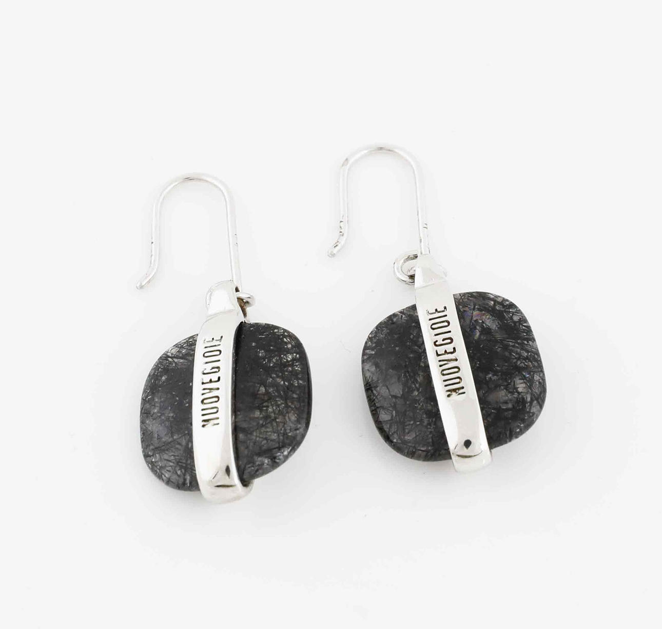 NUOVEGIOIE. Ohrhänger, ein Paar, Silber, schwarzer Stein.