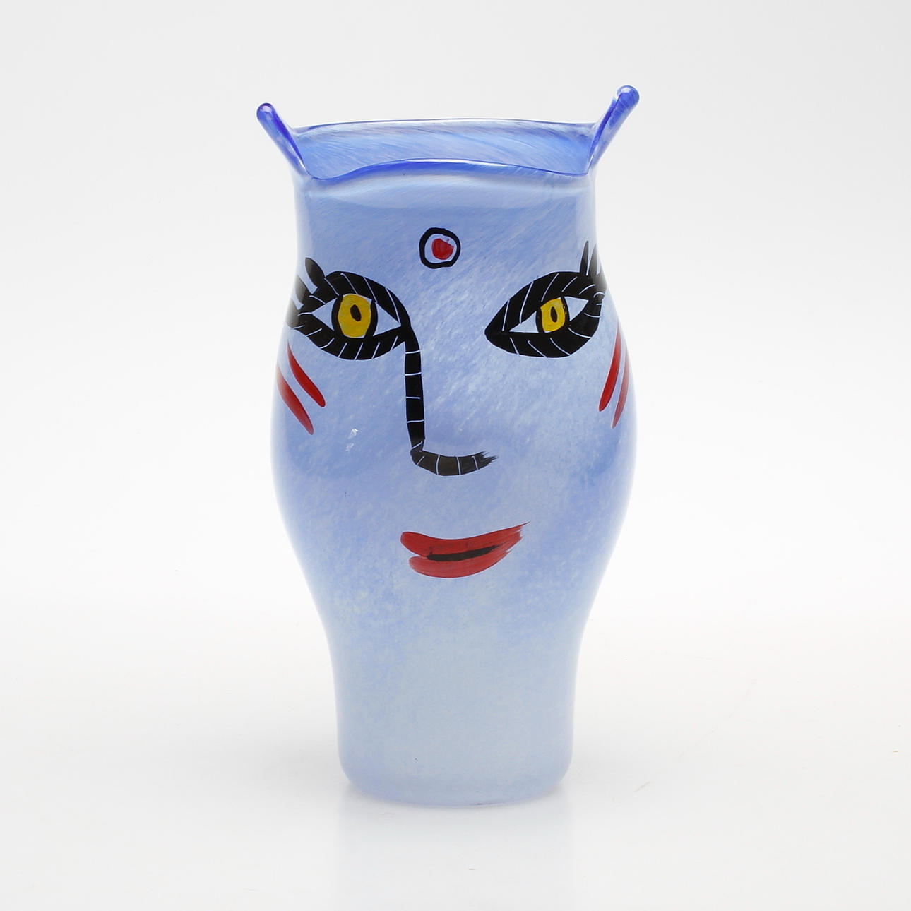 ULRICA HYDMAN-VALLIEN. VAS, glas, "open mind" Ulrica Hydman-Vallien, Kosta Boda, signerad.