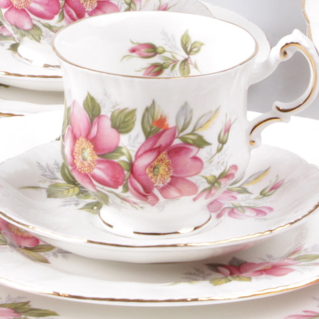 KAFFESERVIS, 20 delar, porslin, "Prairie rose", Paragon, England.