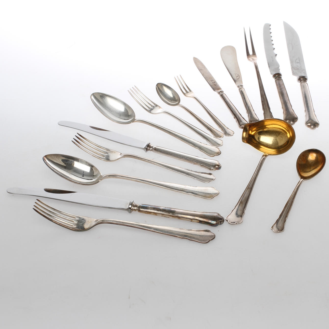 BESTICKSDELAR ca 111 delar, nysilver, "Chippendale" GAB.