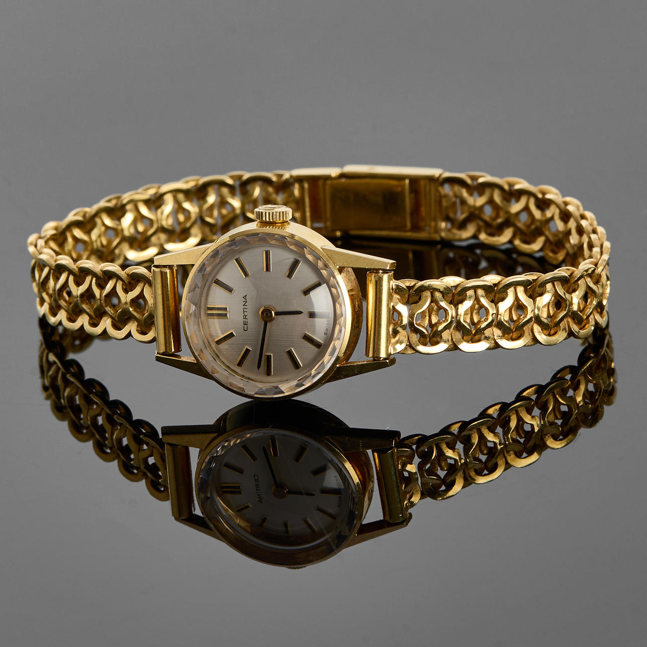 DAMARMBANDSUR, 18k guld.