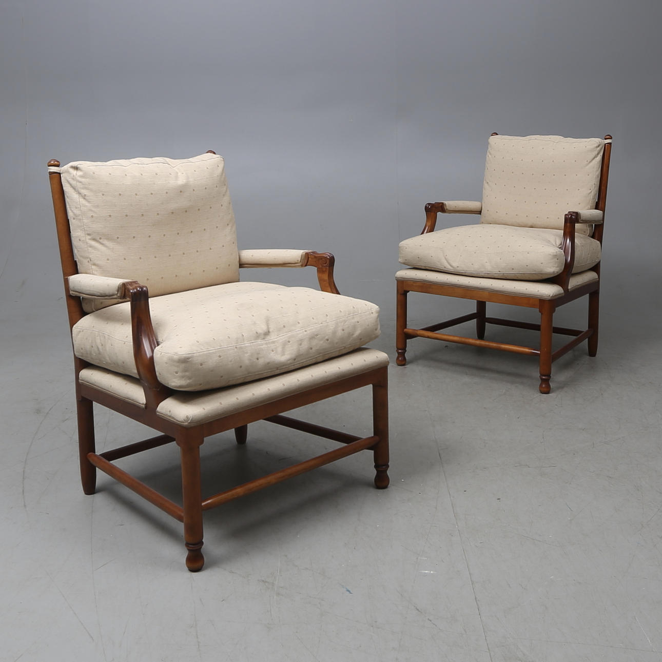 FÅTÖLJER, ett par, sk Gripsholmsfåtöljer, 1900-talets mitt.