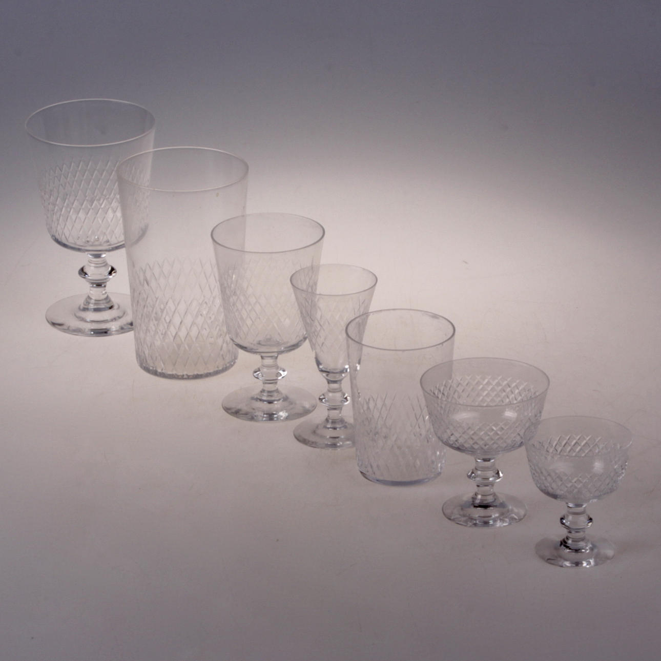 GLASSERVIS, 62 delar, "Diamant", Vicke Lindstrand, Kosta.