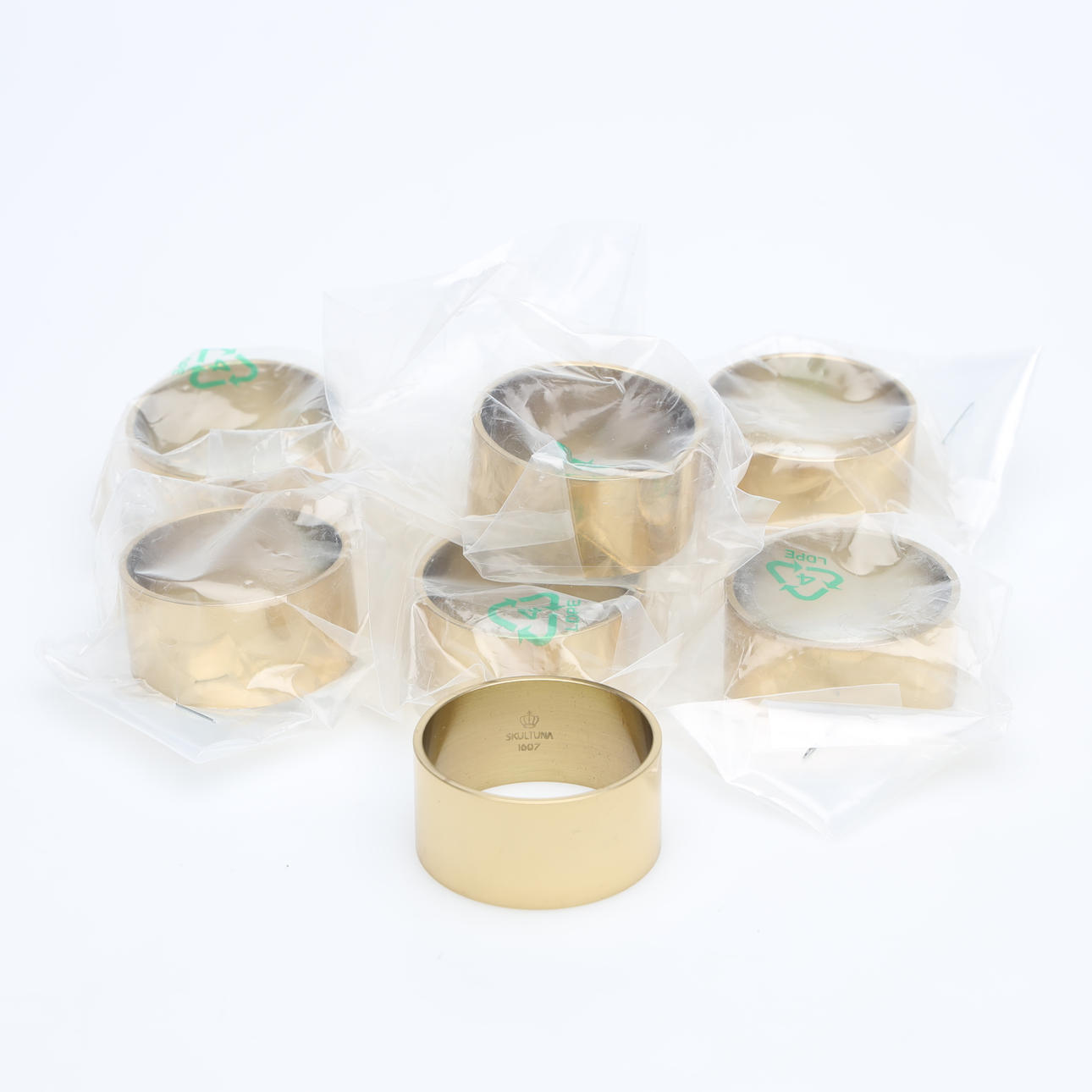 SERVETTRINGAR, 8 st, Skultuna.