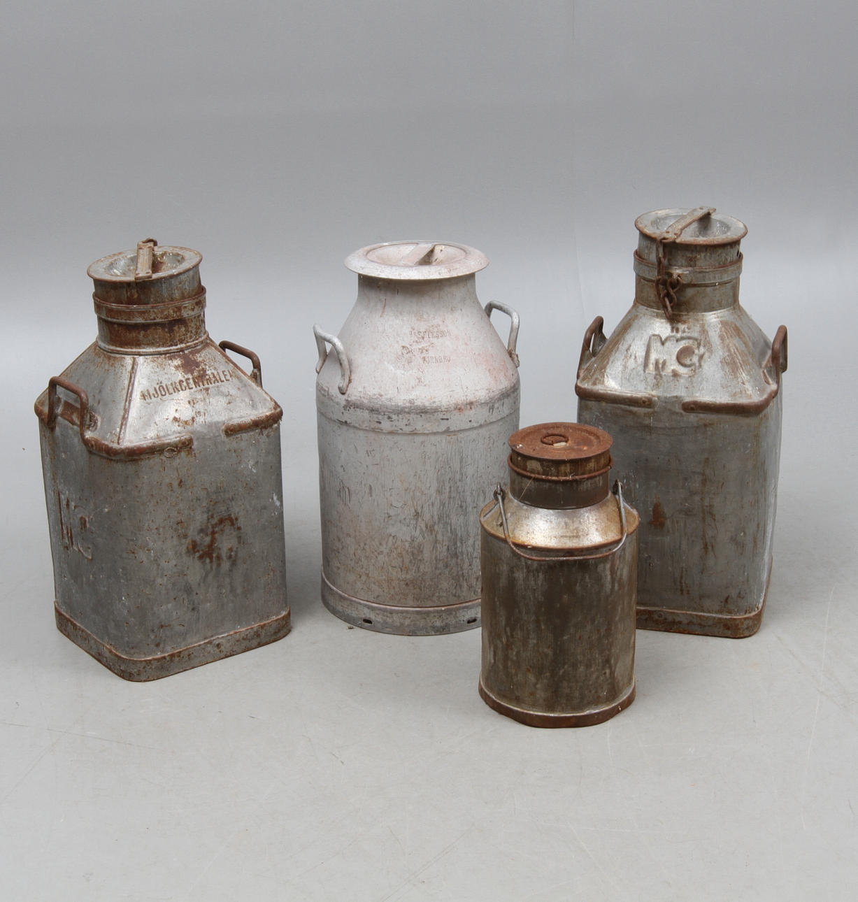 MJÖLKHÄMTARE 4 st, 1900-tal.