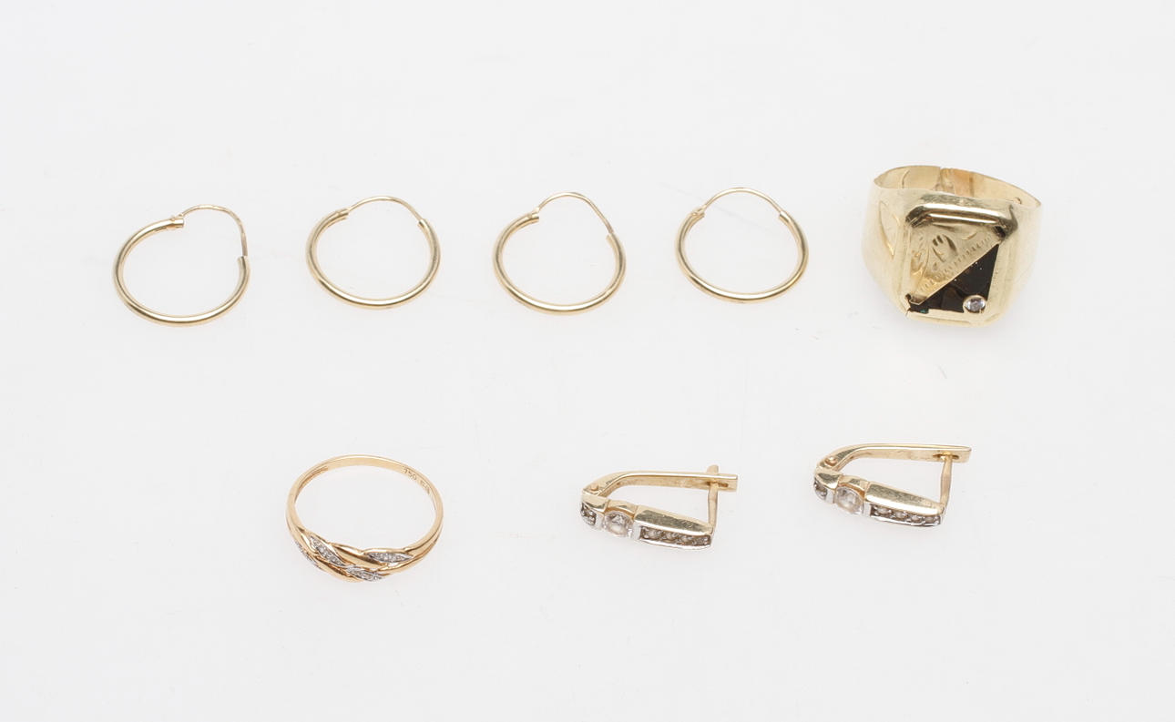 ÖRHÄNGEN, 3 par samt 2 RINGAR, 14k guld, vikt ca 10,3 gr.