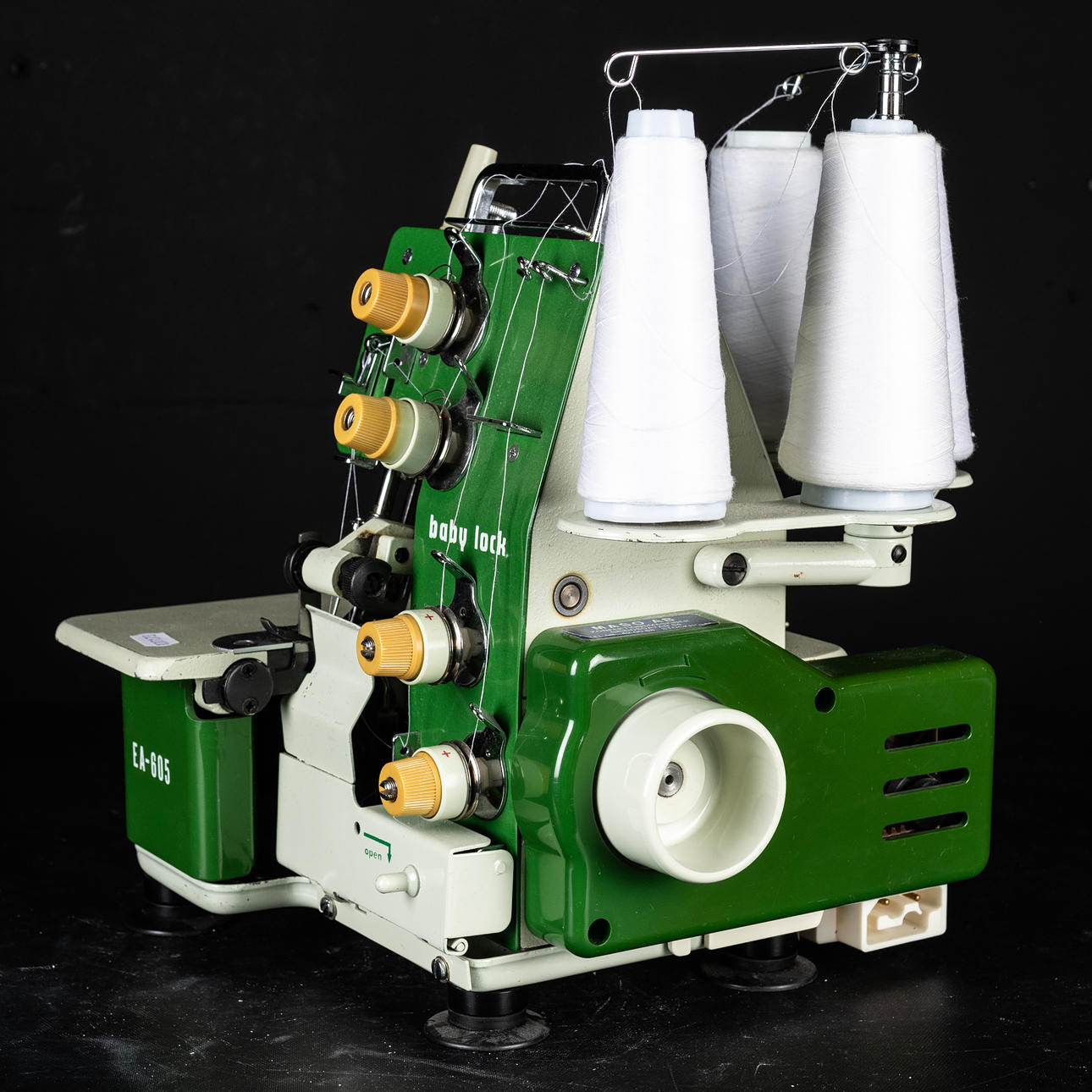 ロックミシン BABY LOCK EA-605 Baby lock EA 605 serger sewing machine W Foot Pedal Runs Untestd