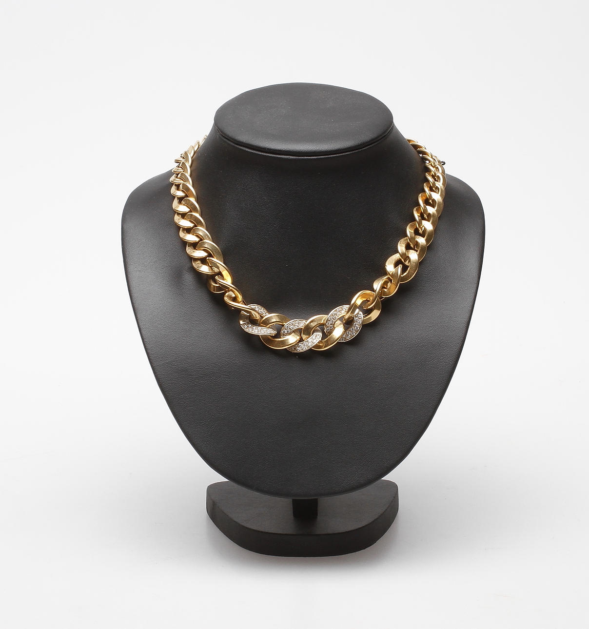 HALSBAND MED STENAR, 18k guld, vikt ca 56,8 gr.