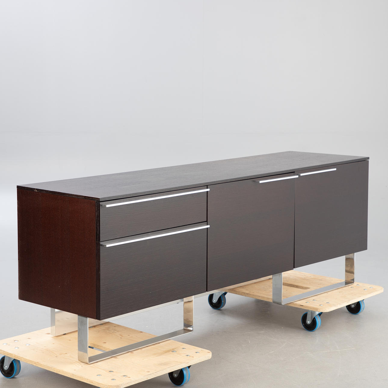 CHRISTINE KRÖNCKE, STEPHAN VEIT. ”GAP” skänk. samtida.