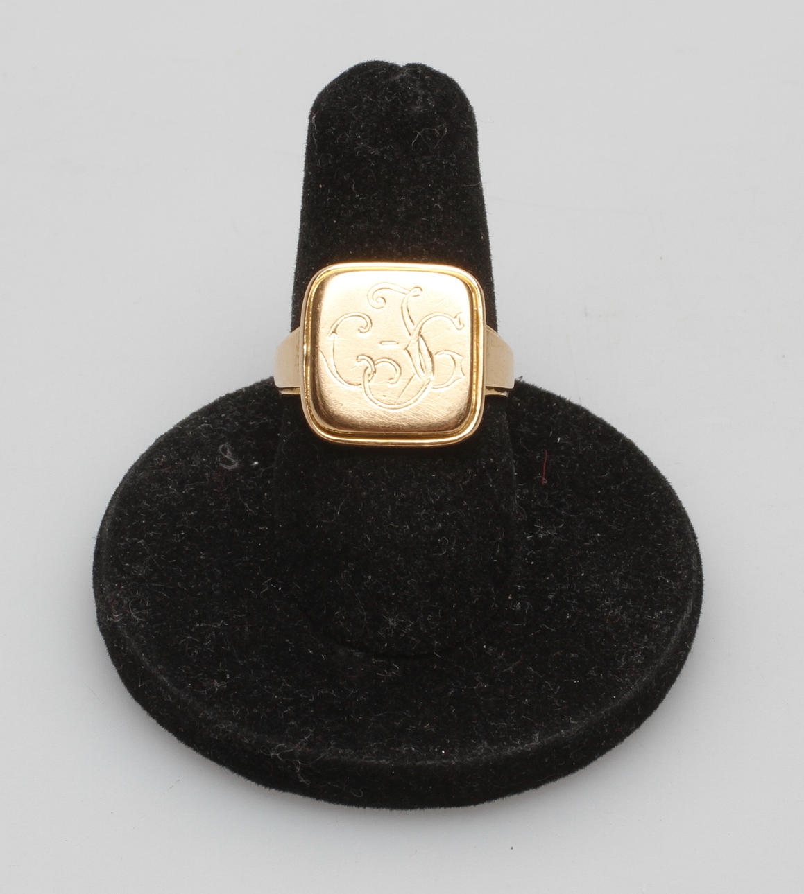 KLACKRING, 18k guld, vikt ca 5,6 gr.