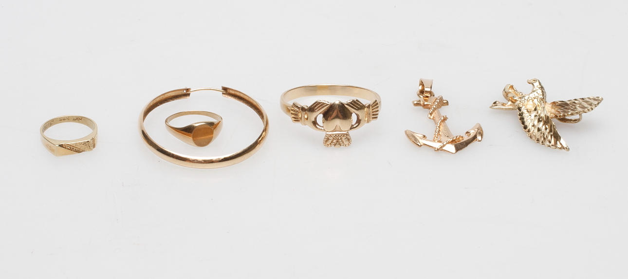 GULDSMYCKEN, 14k guld, vikt ca 8 gr.