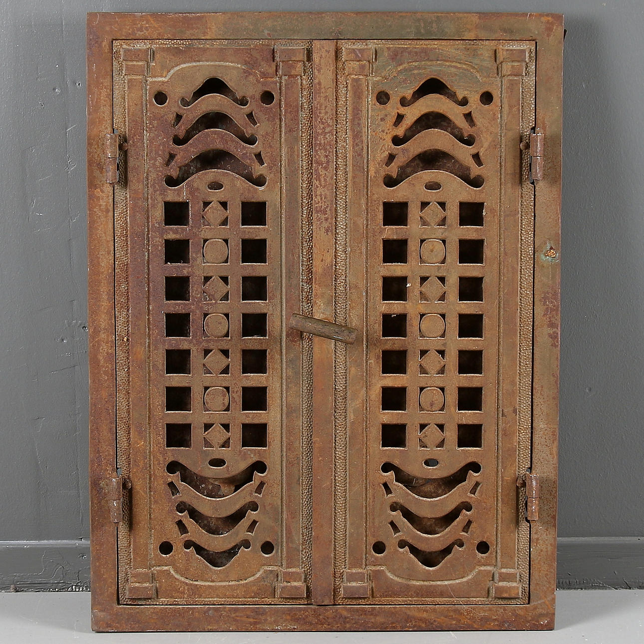 KAKELUGNSLUCKA, smide, 18/1900-tal.