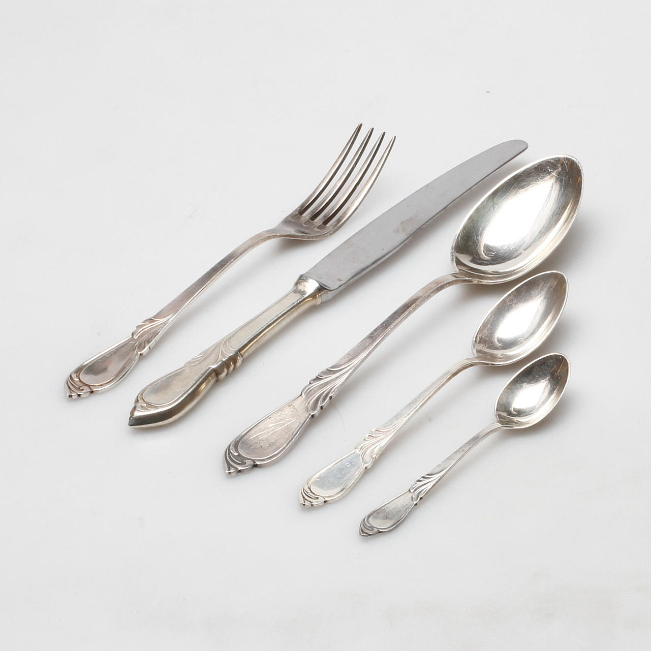 BESTICK. 30 delar, silver, total vikt ca 1230 gram, Polen.