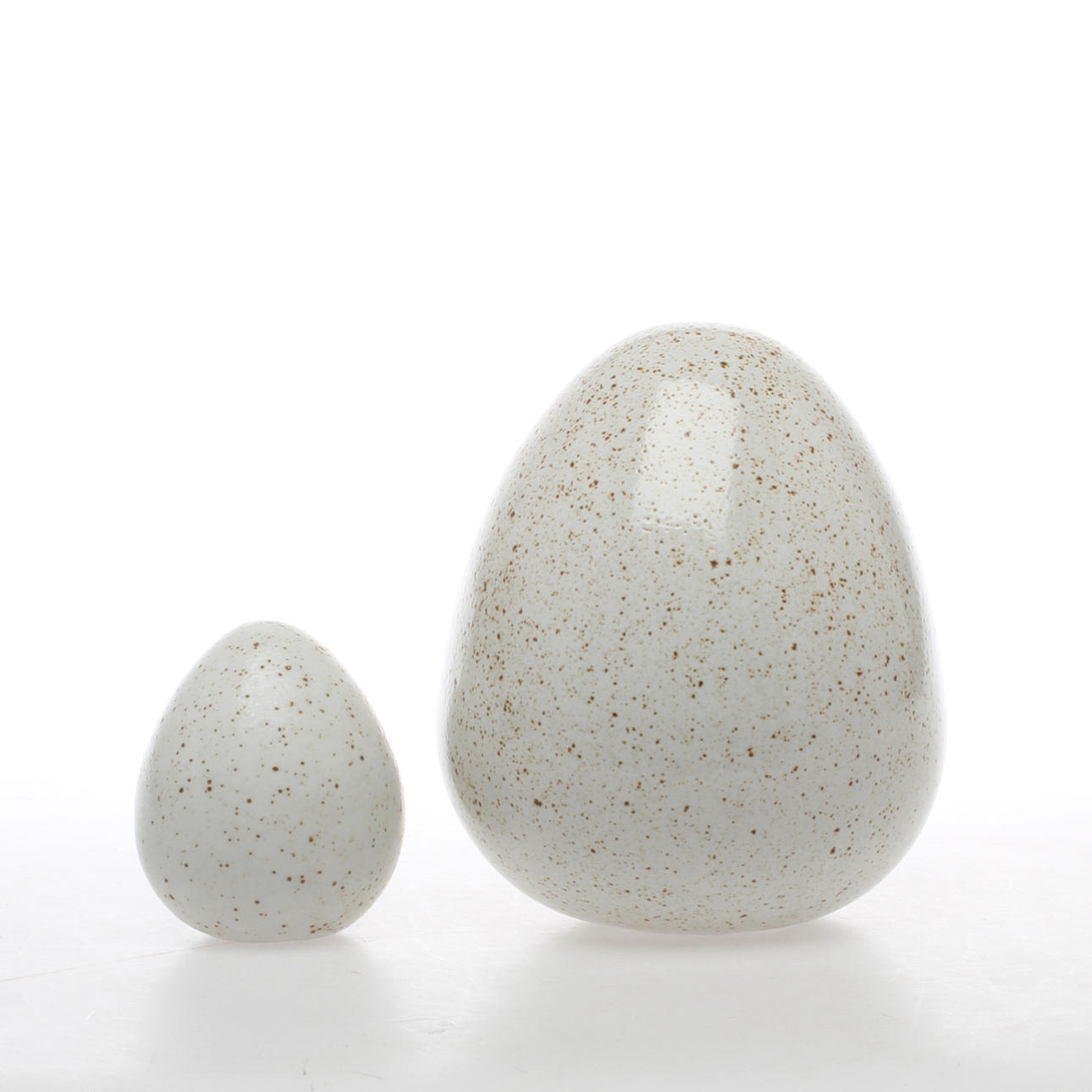 FIGURINER, 2 st, ägg, Pentik, Finland.