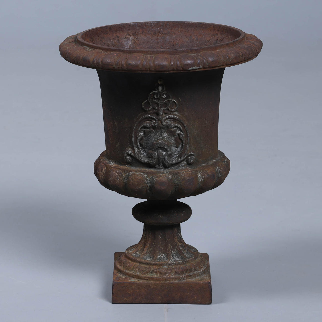 GJUTJÄRNSURNA, 18/1900-tal.