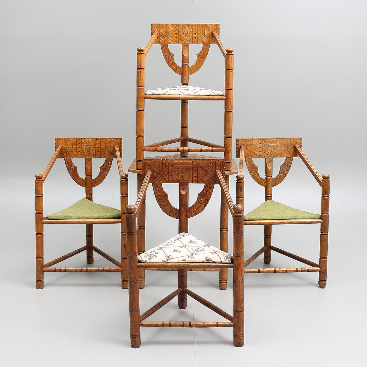 MUNKMÖBEL, 5 delar, tidigt 1900-tal.