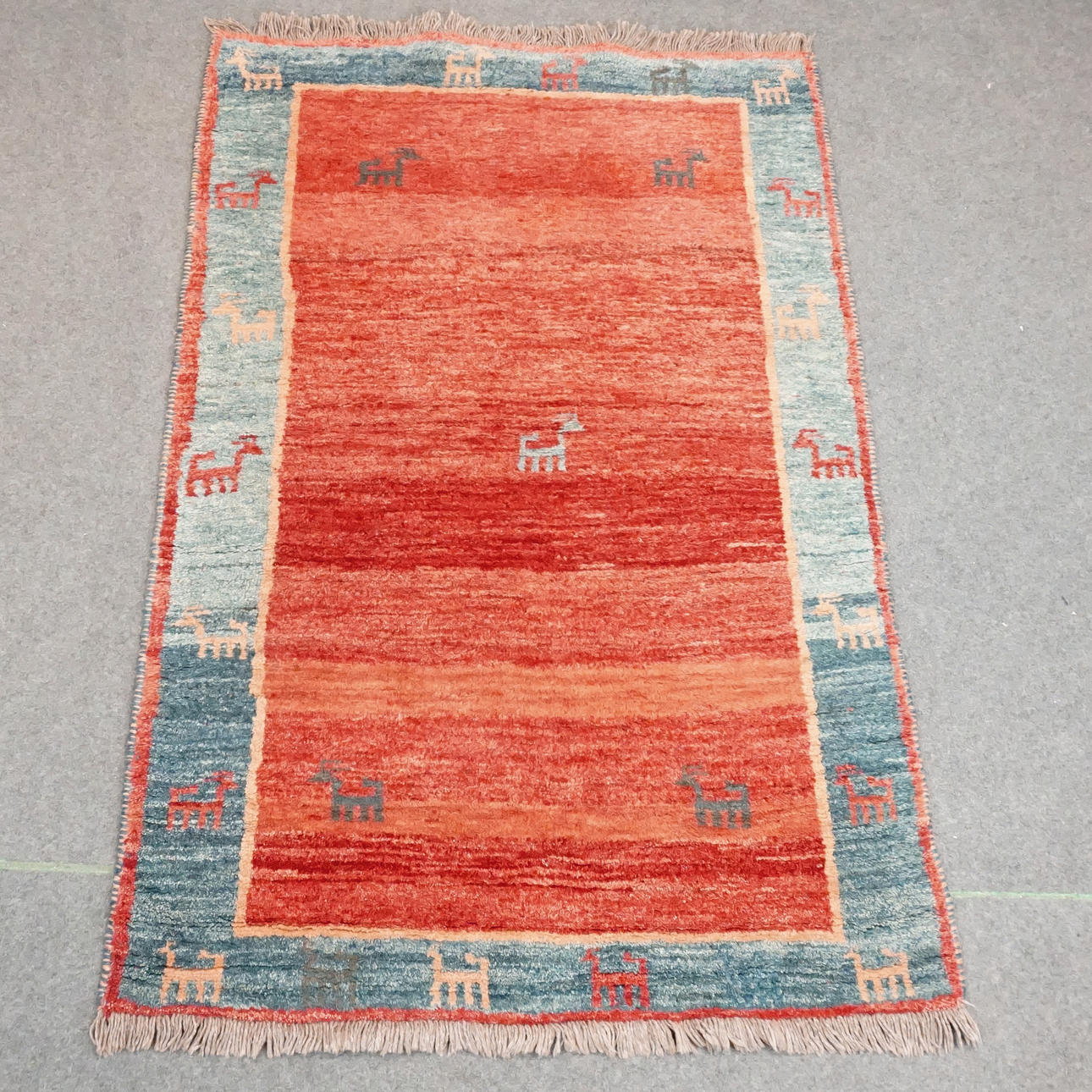 EIN TEPPICH, Gabbeh, Iran, ca 118 x 184 cm.