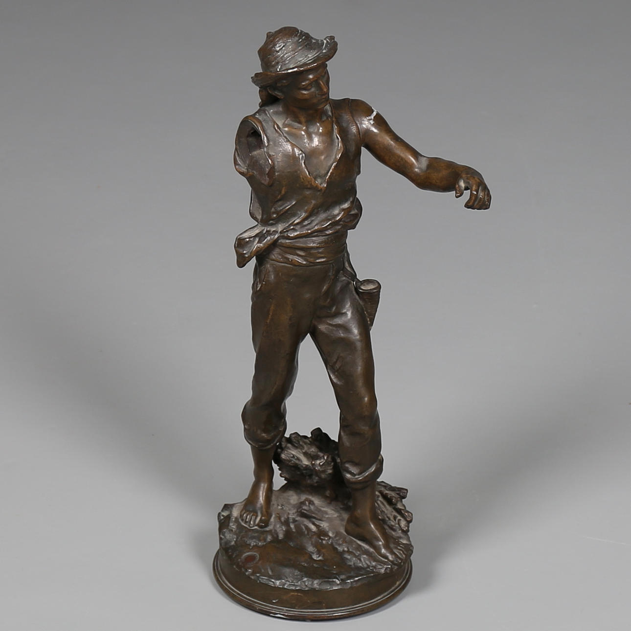 SKULPTUR, efter Mathurin Moreau, mansfigur, brons, av sen tillverkning.