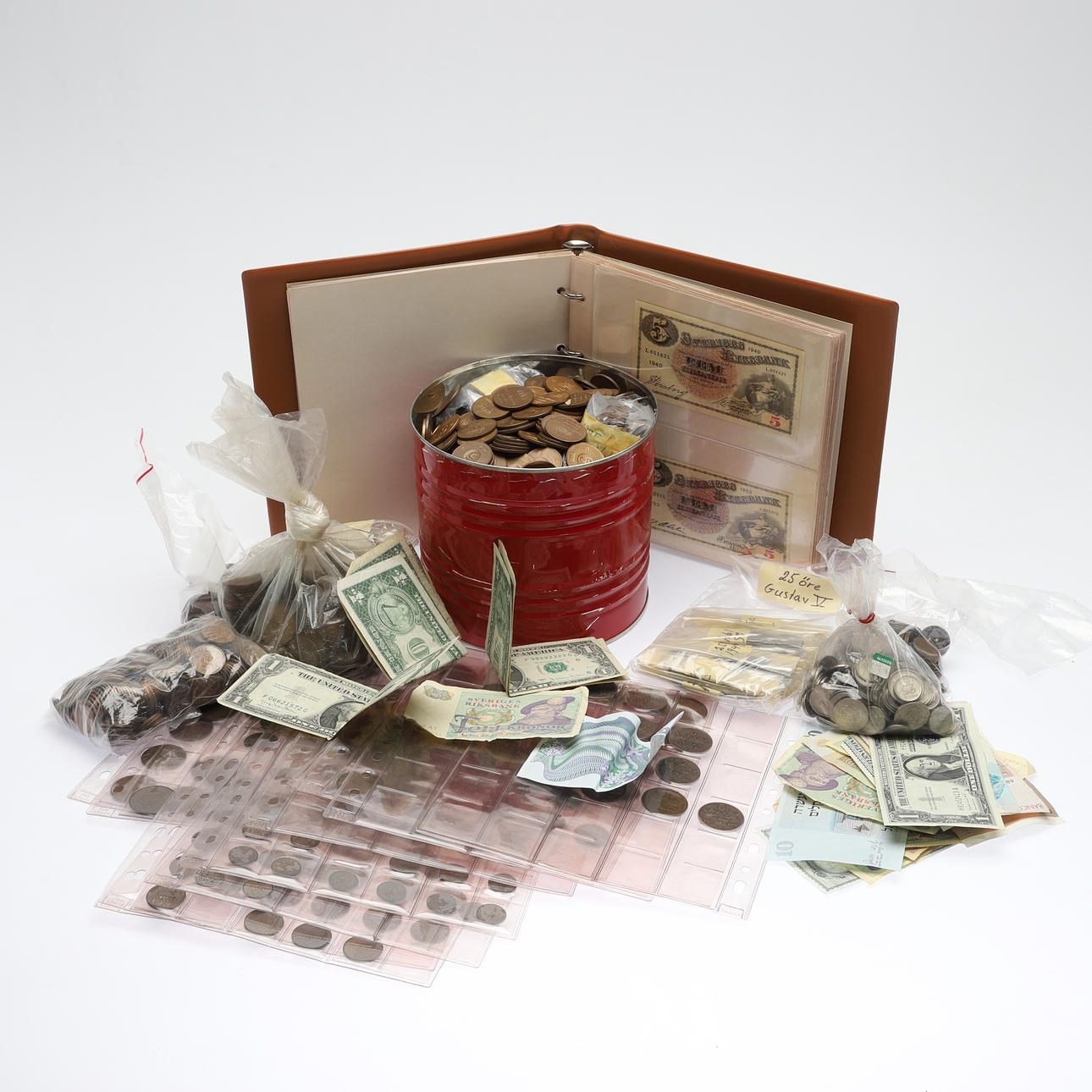 COINS & BANKNOTES, mostly Swedish, 18th/20th century.