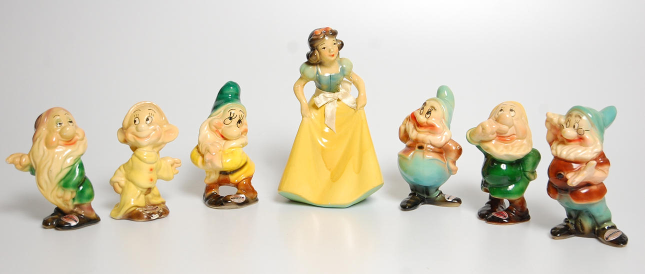 FIGURINER, 7 delar, Snövit och 6 st Dvärgar Disney Benardi, 1950-tal.