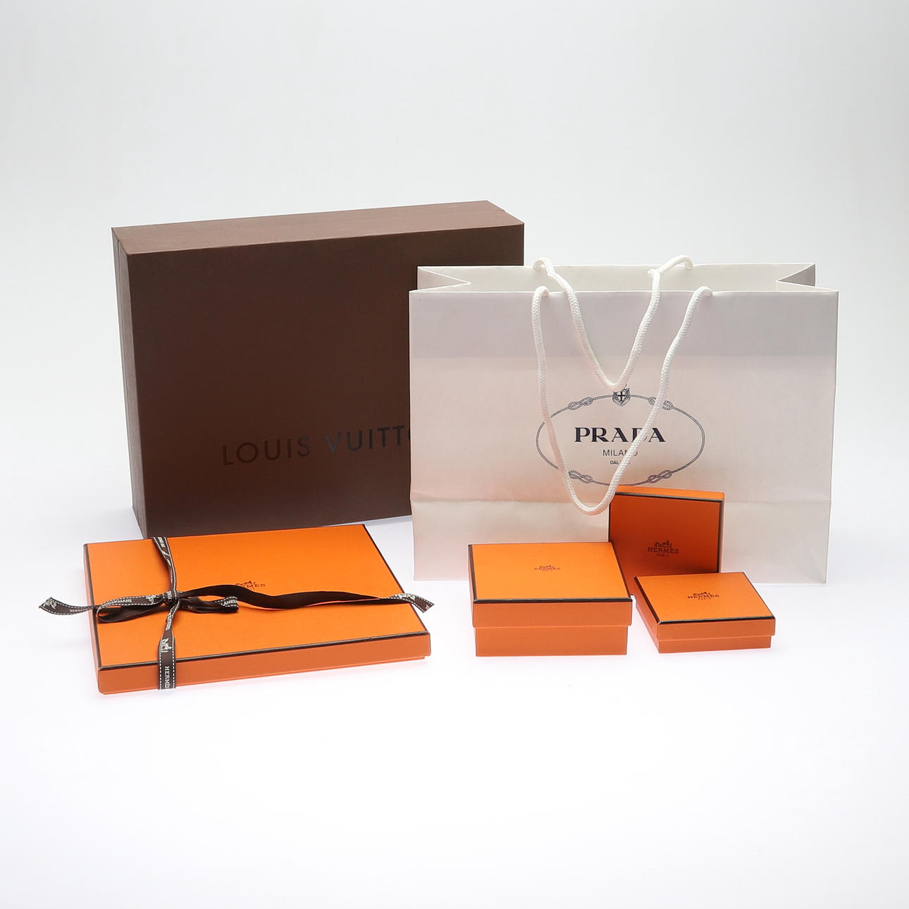 ASKAR och PÅSE, 6 st, bl a Hermés, Prada, Luis Vuitton.