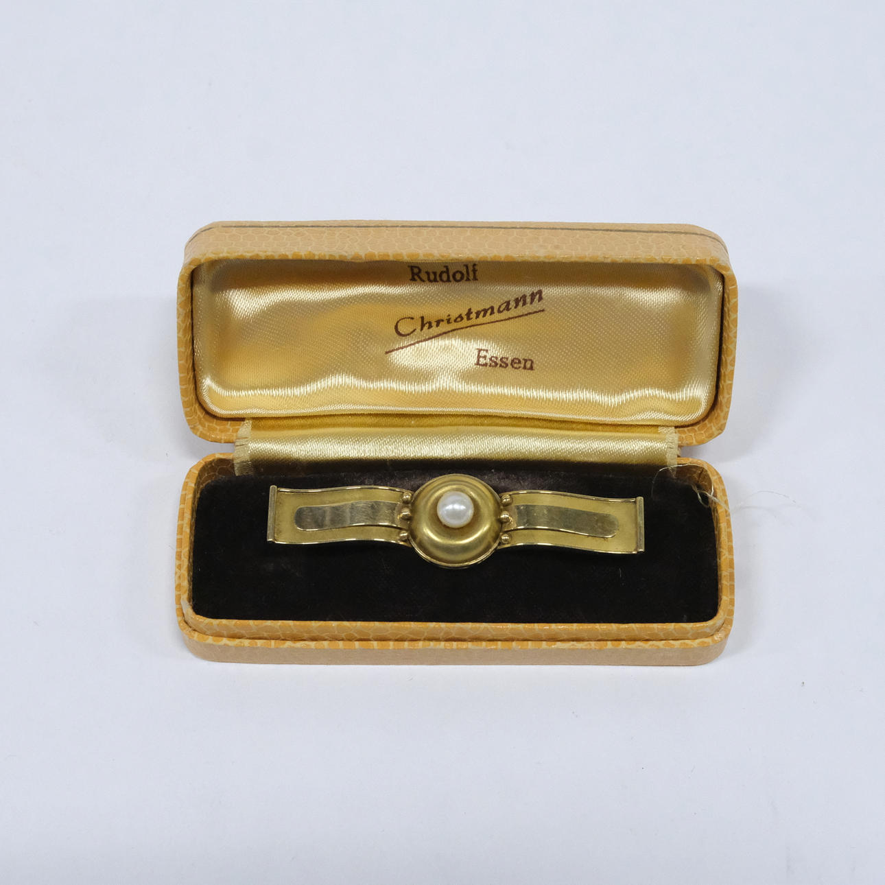 BROCHE MED PERLE, 14K GULD.