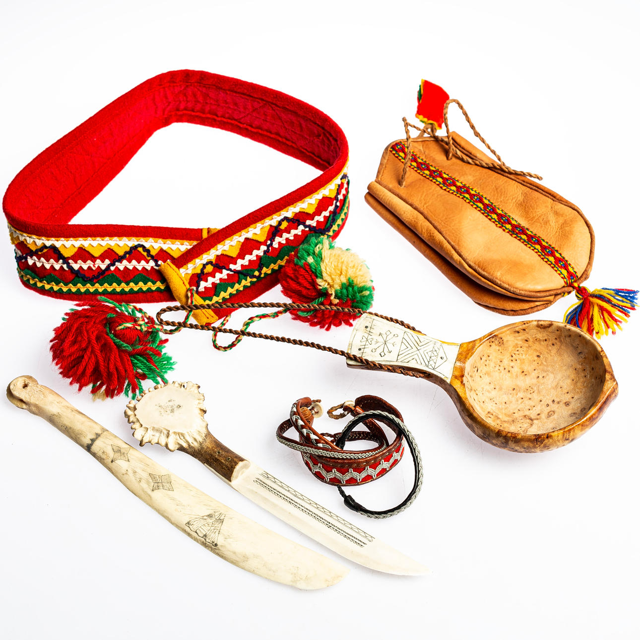 SAMEOBJECT, 9 kpl, poronsarvinen paperitavaraveitsi.