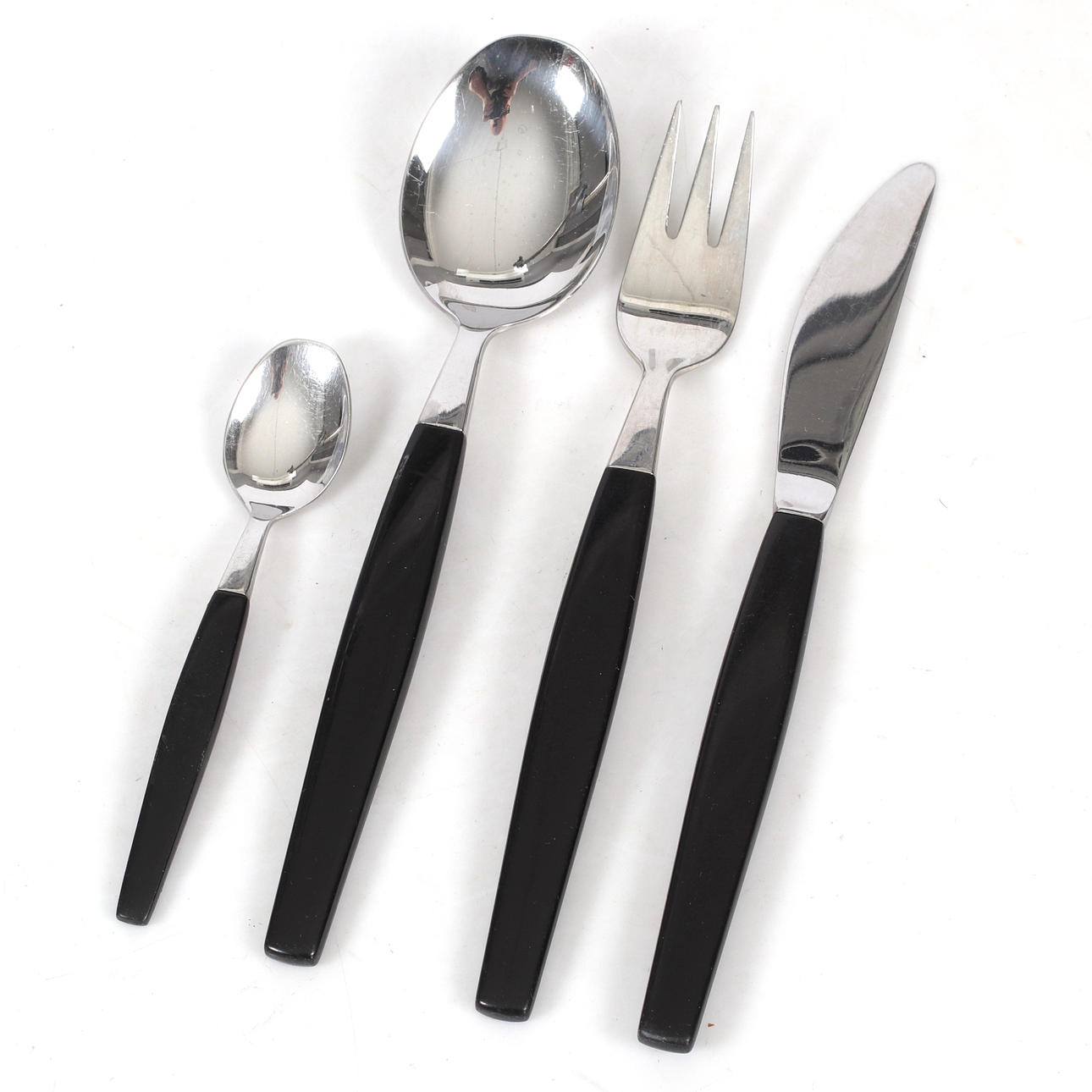 BESTICK, 32 delar, "Singoalla", Nils-Johan. 1900-tal.