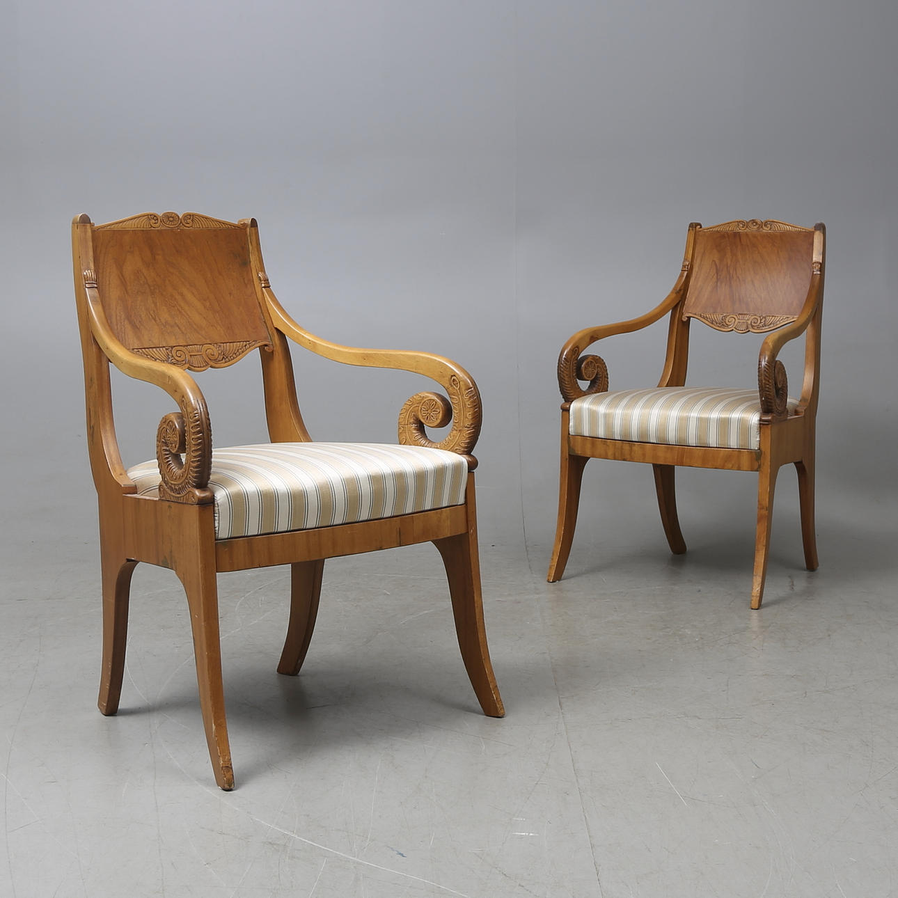 KARMSTOLAR, ett par, empire, Ryssland/Baltikum, 1800-talets första hälft.