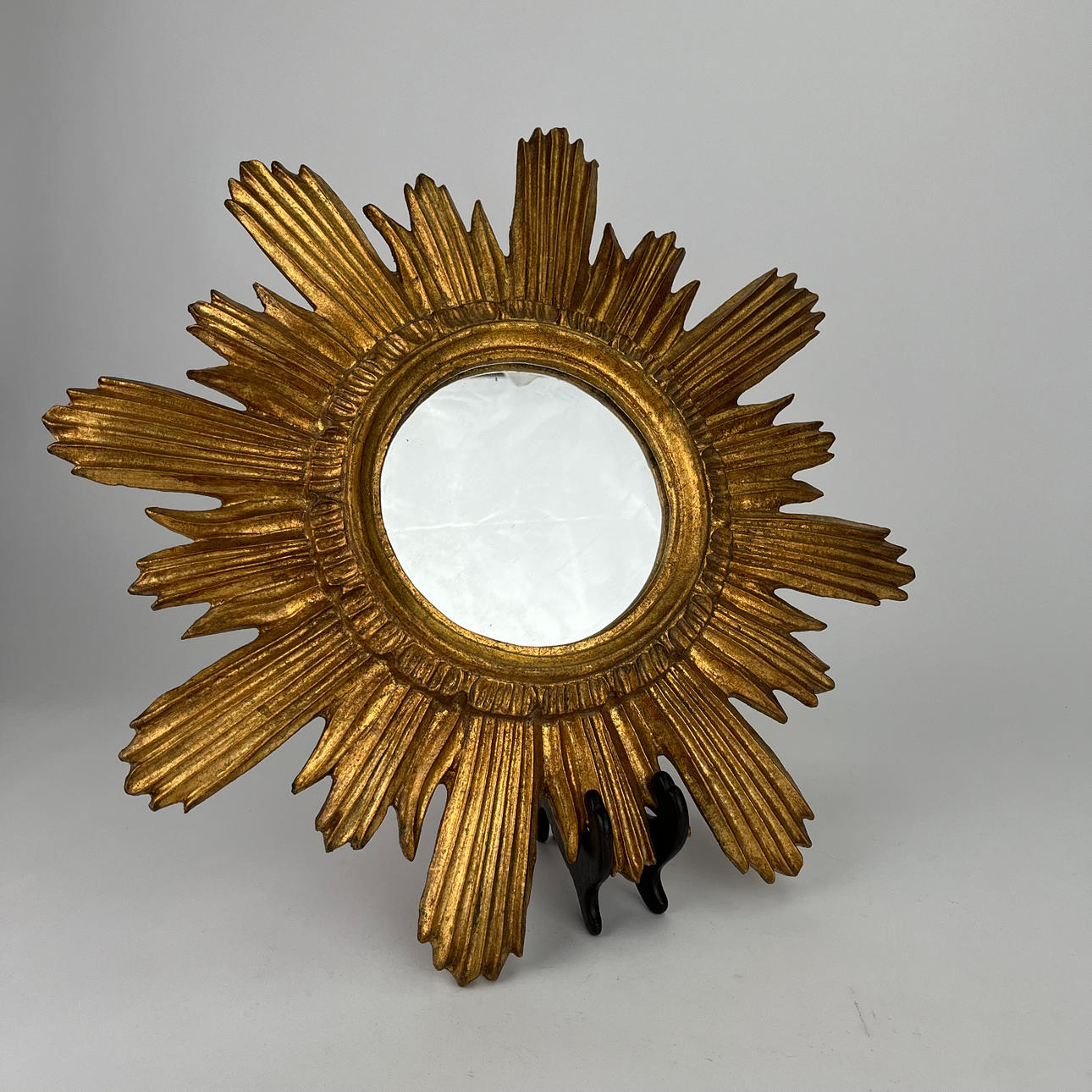 SOLSPEGEL, bronserad. Italien, 1900-talets andra hälft.