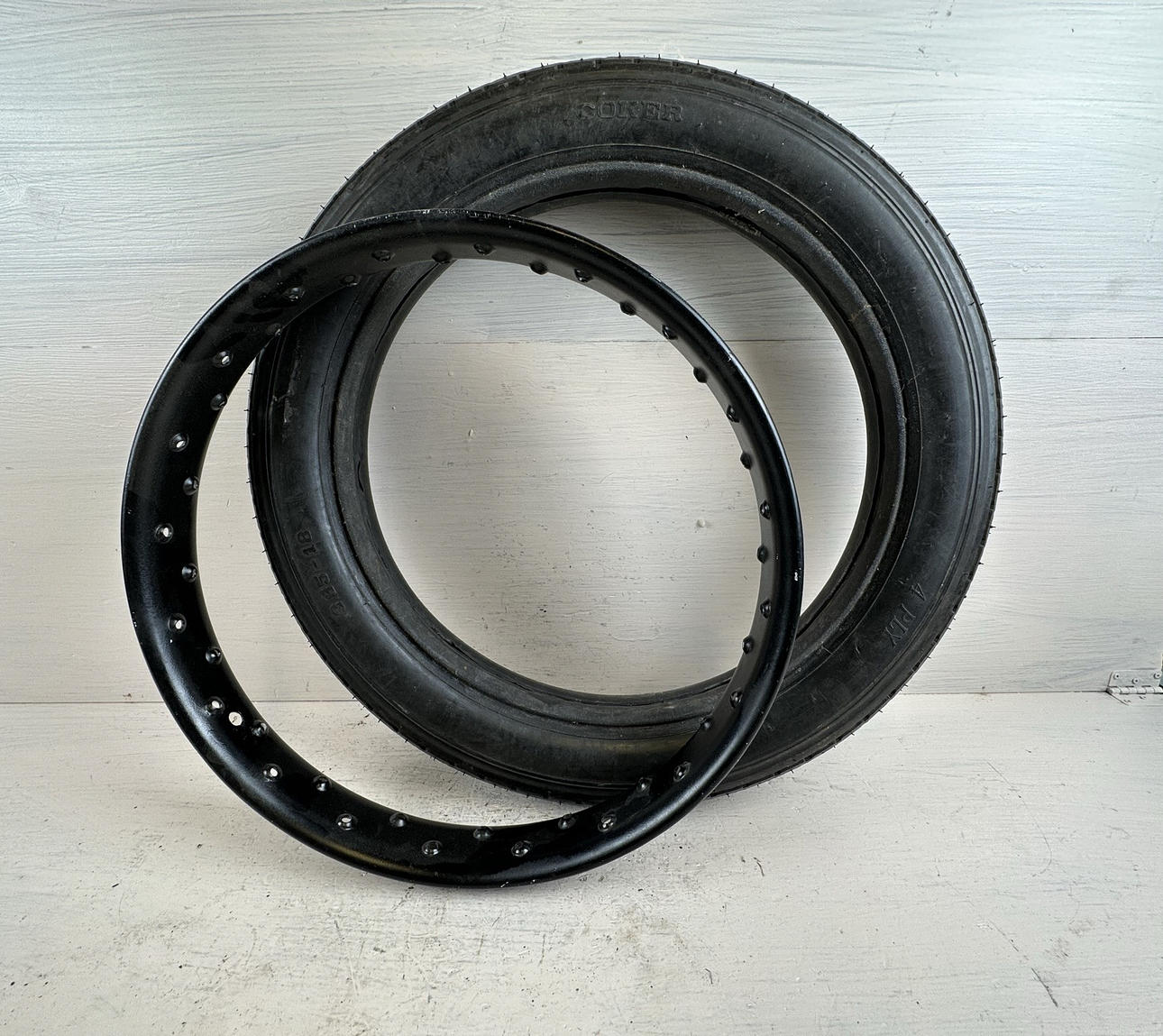 VULSTFÄLG OCH DÄCK, 18" tum, 1920-tal.