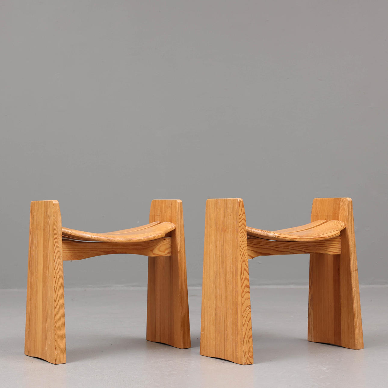 GILBERT MARKLUND. Pallets, 2 pieces Jonte, Furusnickarn AB.