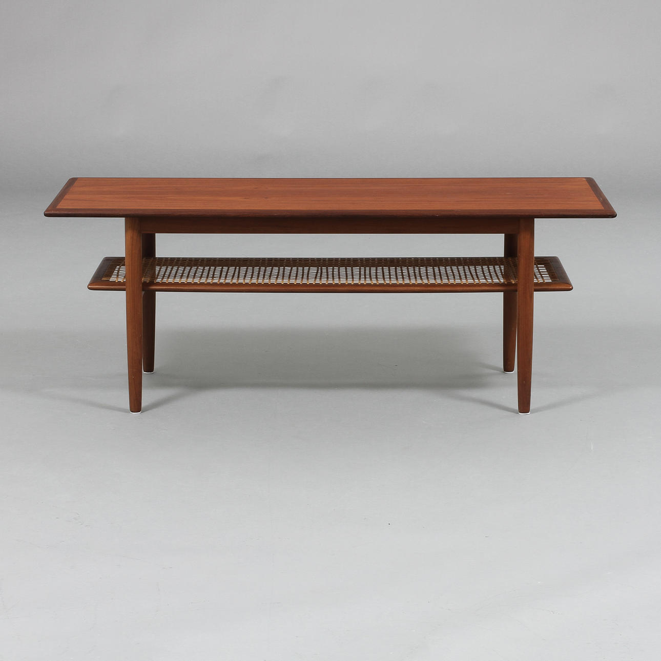 BORD, Sörensen och Christensen Möbelfabrik, Danmark. Brännmärkt.