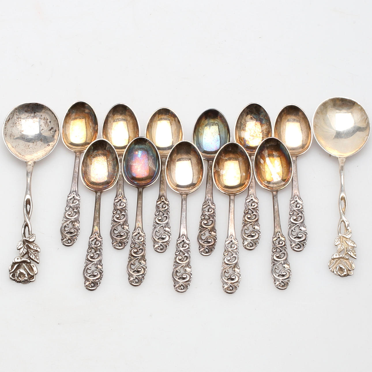 MOCCASKEDAR, 11 st, samt SOCKERSKEDAR, 2 st, silver, Sverige och Norge, vikt 127,95 gram, 1900-tal.