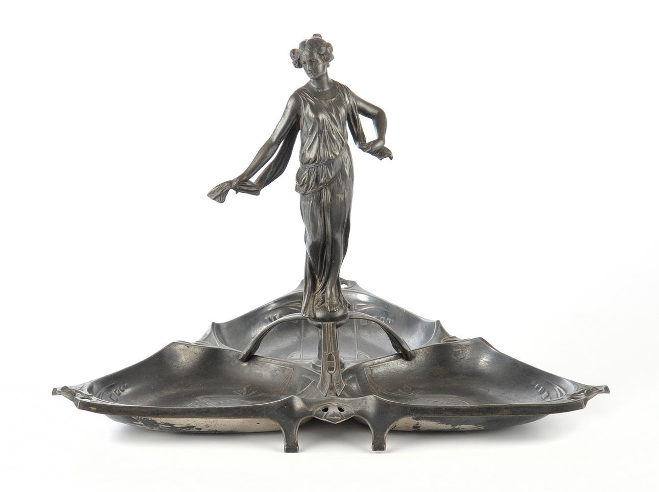 WMF, STRAUSSENMARKE. Kabaretskål med kvinnofigur, Art Nouveau cabaret.