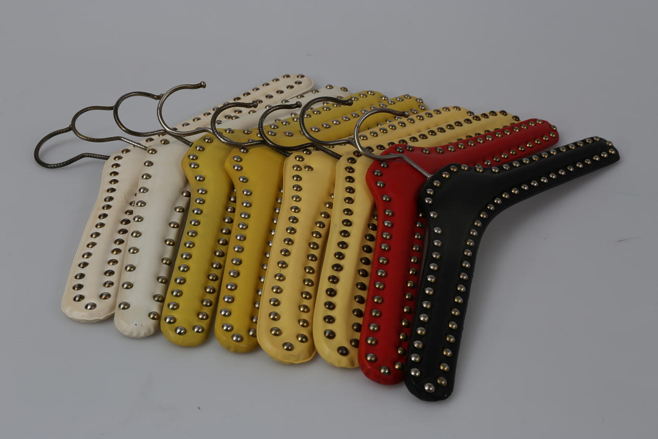 GALGAR, galon och nitar, 4+4 stycken, 1900-talets mitt.