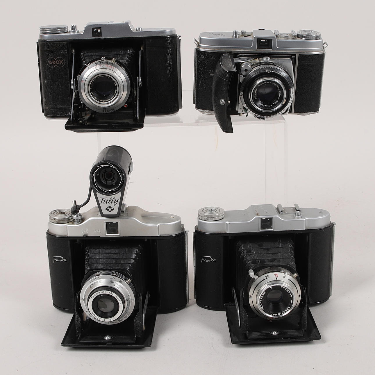 4 BELLOWS CAMERAS, including Retina Ib.