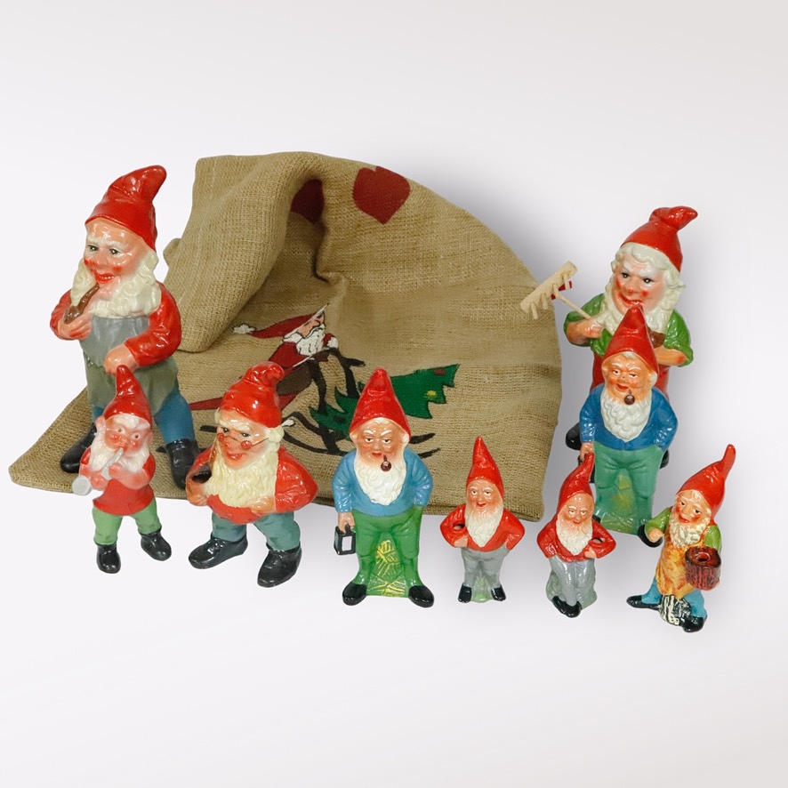 PARTI TOMTAR, keramik, 1900-tal.