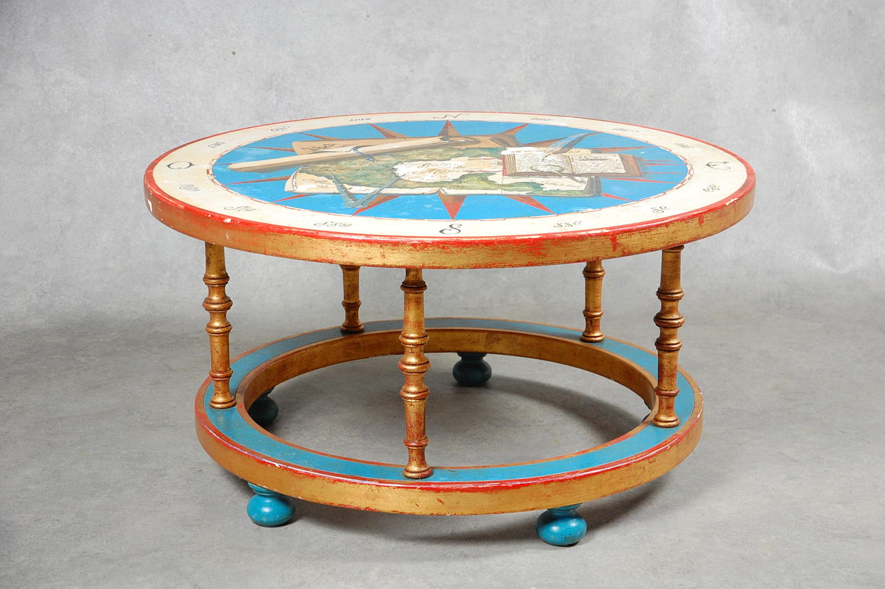 BORD, med marin dekormålning.