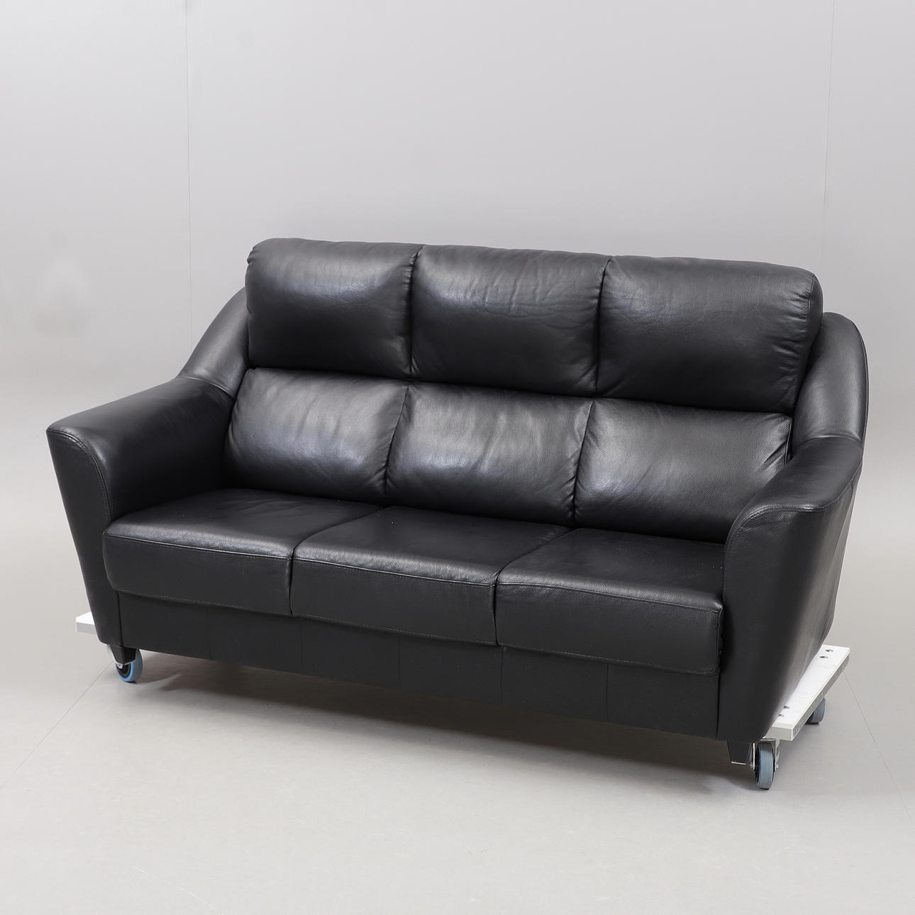 SOFFA, läder, "Everest", Above Möbler AB, Tyringe.