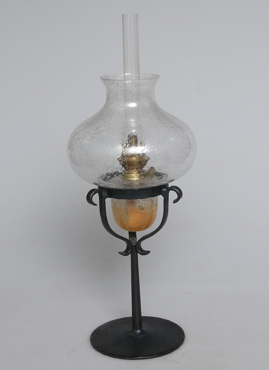 BORDSFOTOGENLAMPA, smide och glas, Erik Höglund.