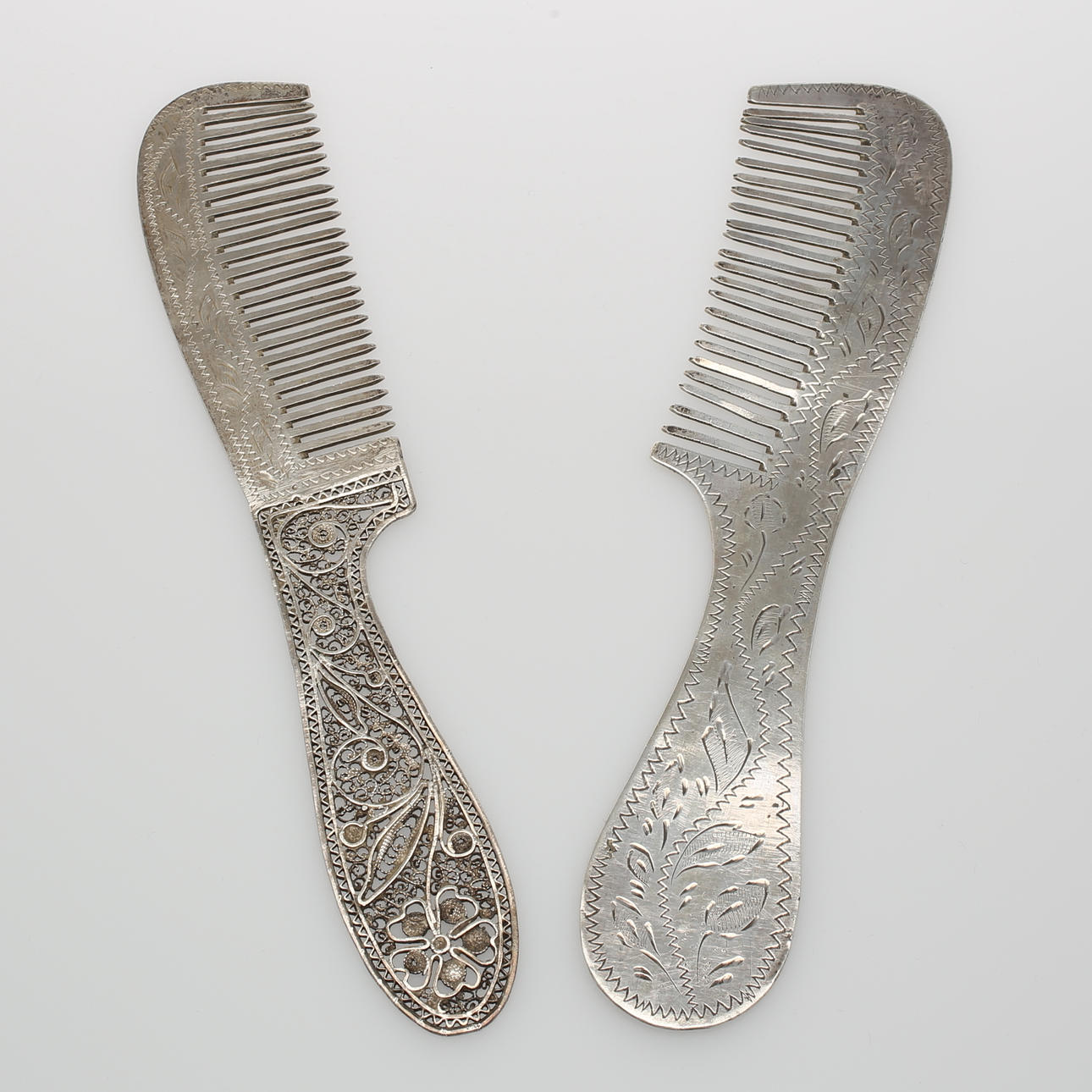 KAMMAR, 2 stycken, Silver, Orientaliskt, 1900-talets början, 147 gram.