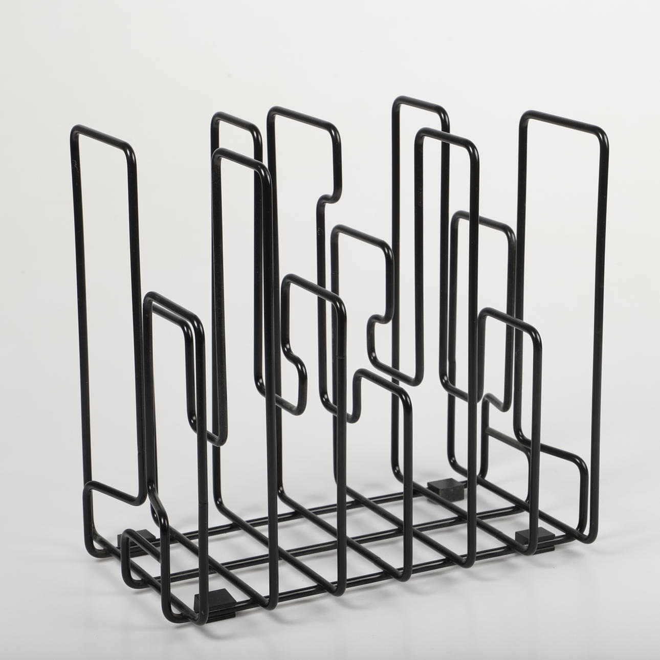 Bogstand, pudset metal, Formargruppen, Malmö, 2000'erne.