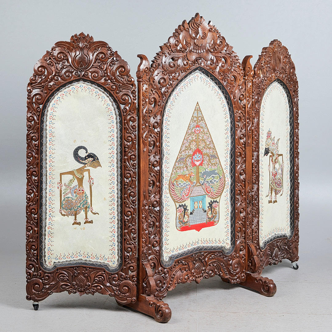 Treddelt skærm/rumdeler, træ, pergament, Indien.