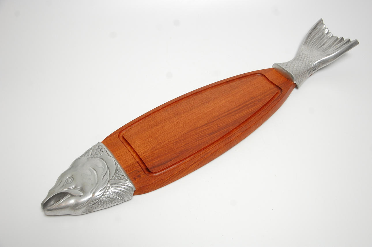 UPPLÄGGNINGSFAT / SKÄRBRÄDA för fisk.