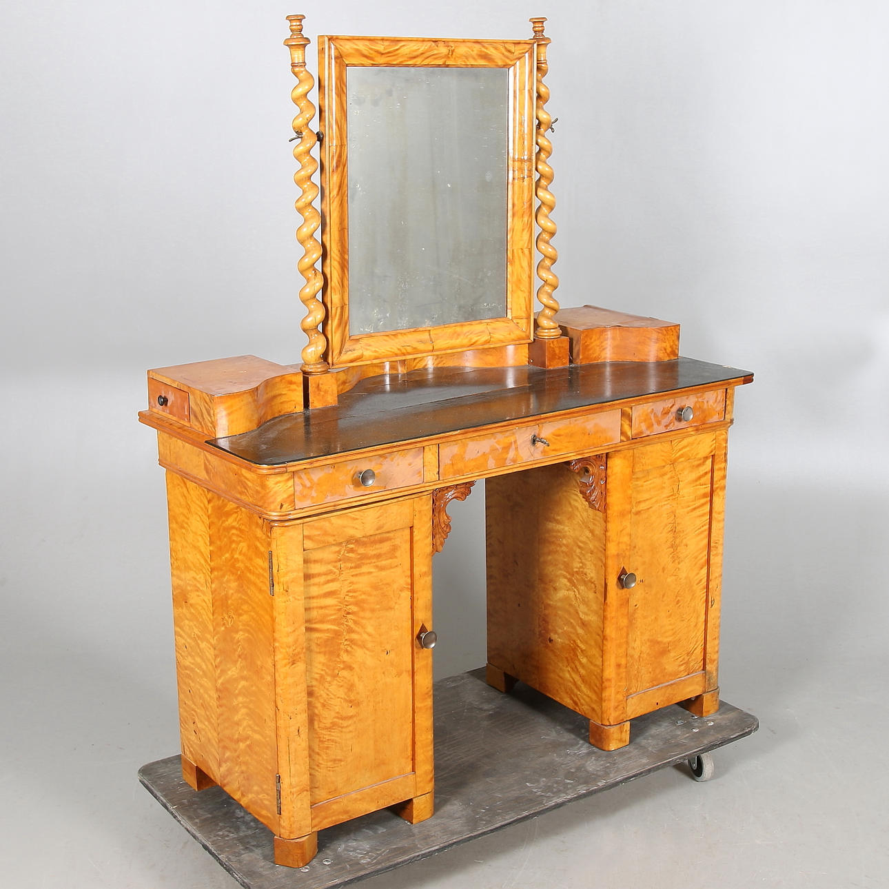 DAMSKRIVBORD, 1900-talets början.