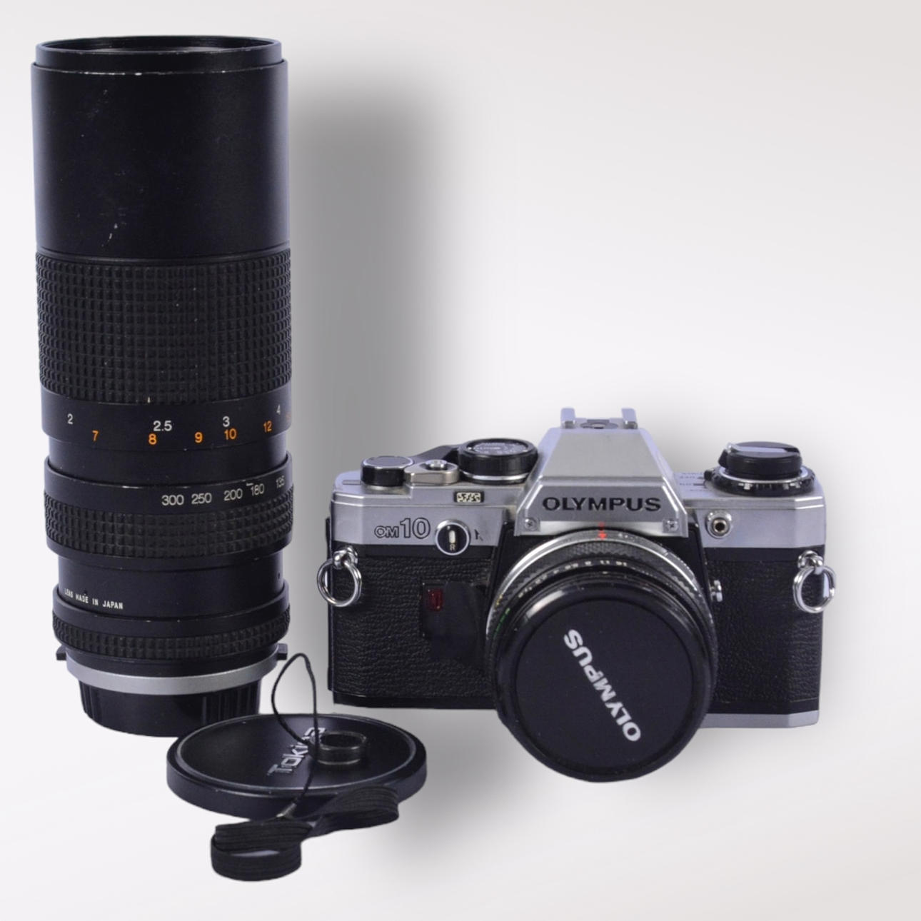 KAMERA UND OBJEKTIV, Olympus und Tokina.