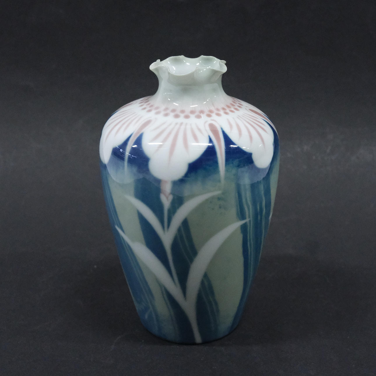 ROSENTHAL. VASE, JUGENDSTIL, UM 1900.